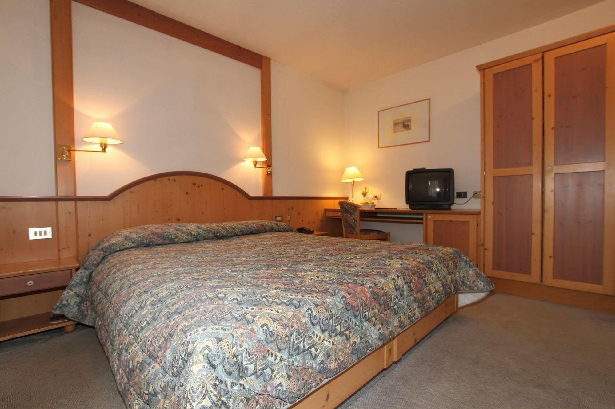 Hotel Villa Rosa Campitello di Fassa Ngoại thất bức ảnh